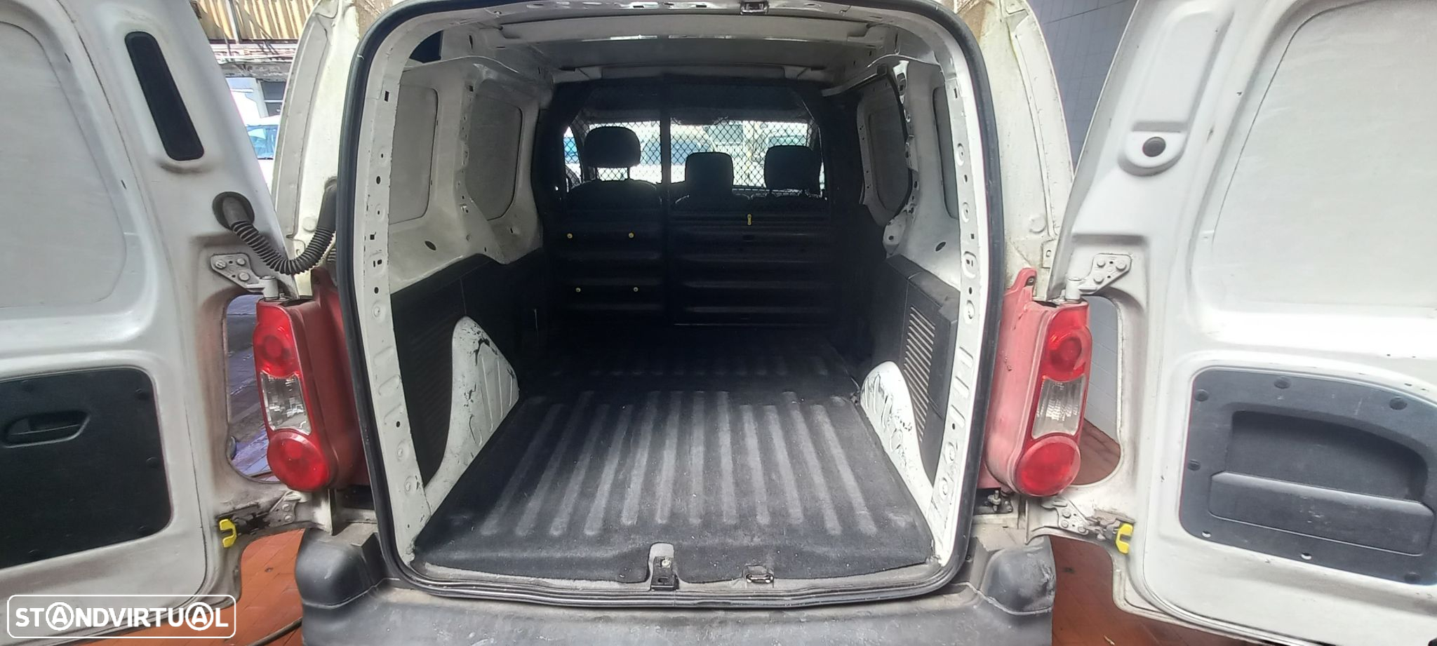 Peugeot Partner  1.6 Hdi L1 - 11