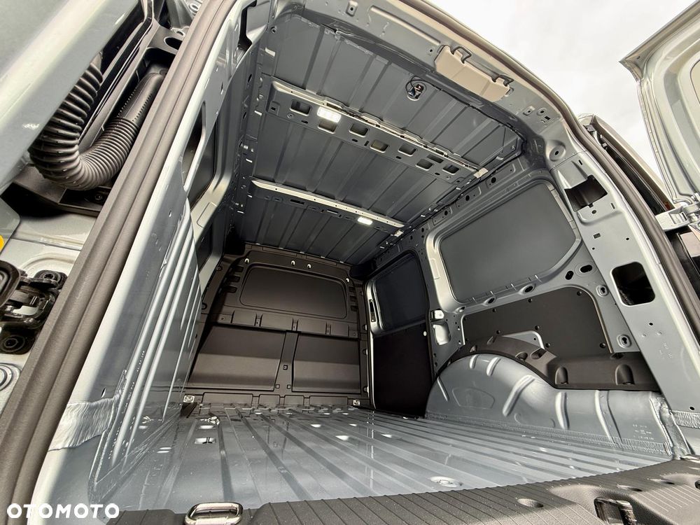 Volkswagen Caddy Maxi Cargo - 28