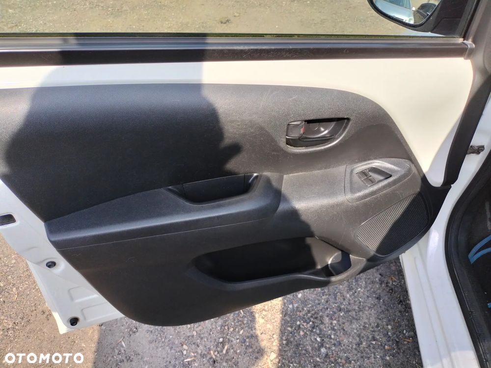 Toyota Aygo x-clusiv - 22