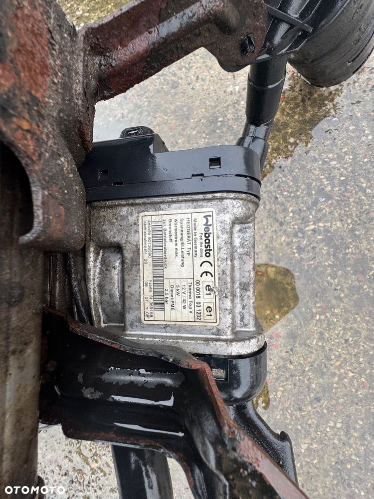 Vw Volkswagen Passat b6 La5e kod lakieru drzwi przednie tylne prawe lewe przód tył klapa tył tylnia klapa bagażnika lampy tył tylnie zderzak tył pdc błotnik prawy lewy zbiorniczek spryskiwaczy webasto 00018031232 / 9013859c pas przedni diesel grill lampy przód przednie maska próg zderzak przedni belka niebieski granatowy - 9