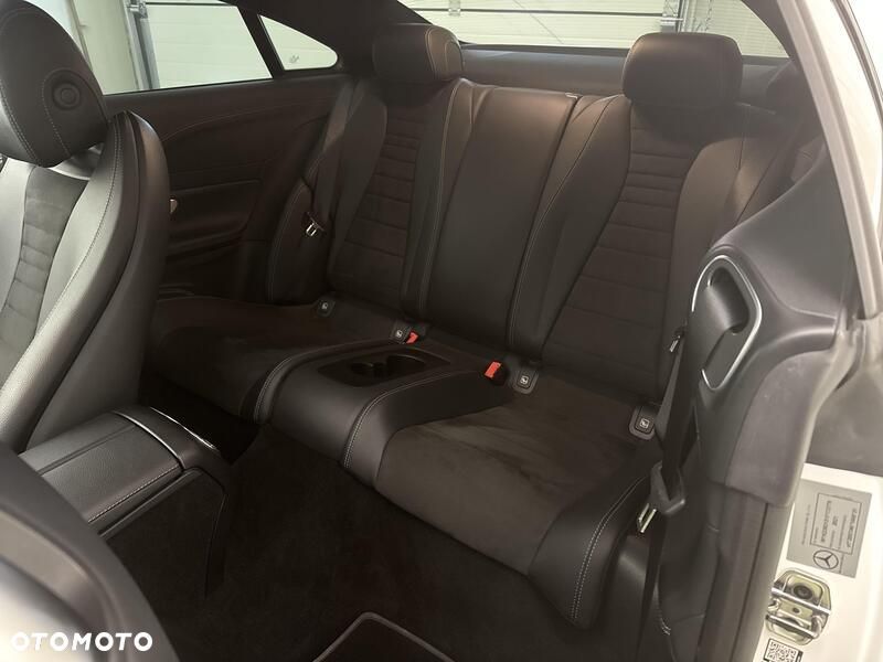 Mercedes-Benz Klasa E 220 d 4-Matic AMG - 23