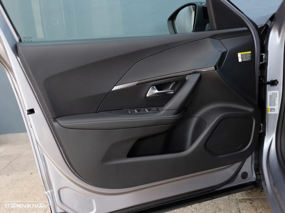 Peugeot 2008 1.2 Hybrid Allure e-DCS6 - 13