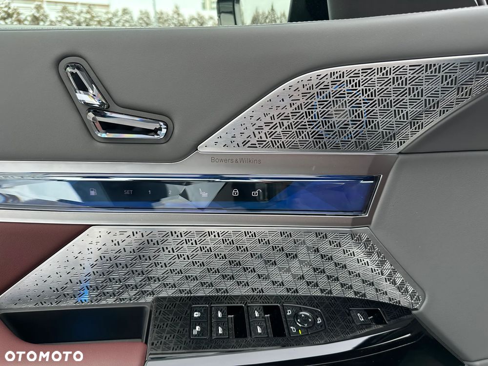 BMW Seria 7 M760e PHEV xDrive sport - 12