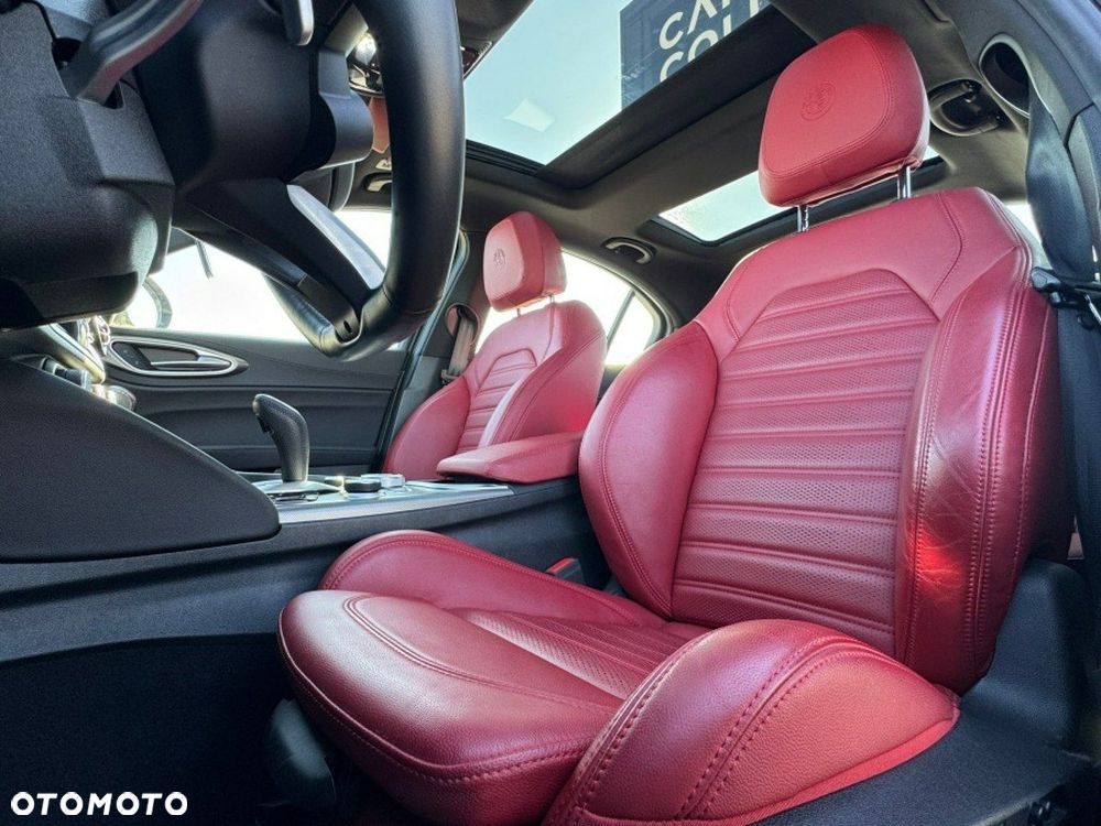 Alfa Romeo Giulia - 14