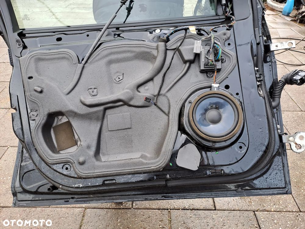 Ford Fokus MK3 HB 5D klapa bagażnika kod lakieru FB Panther Black Metalik - 25