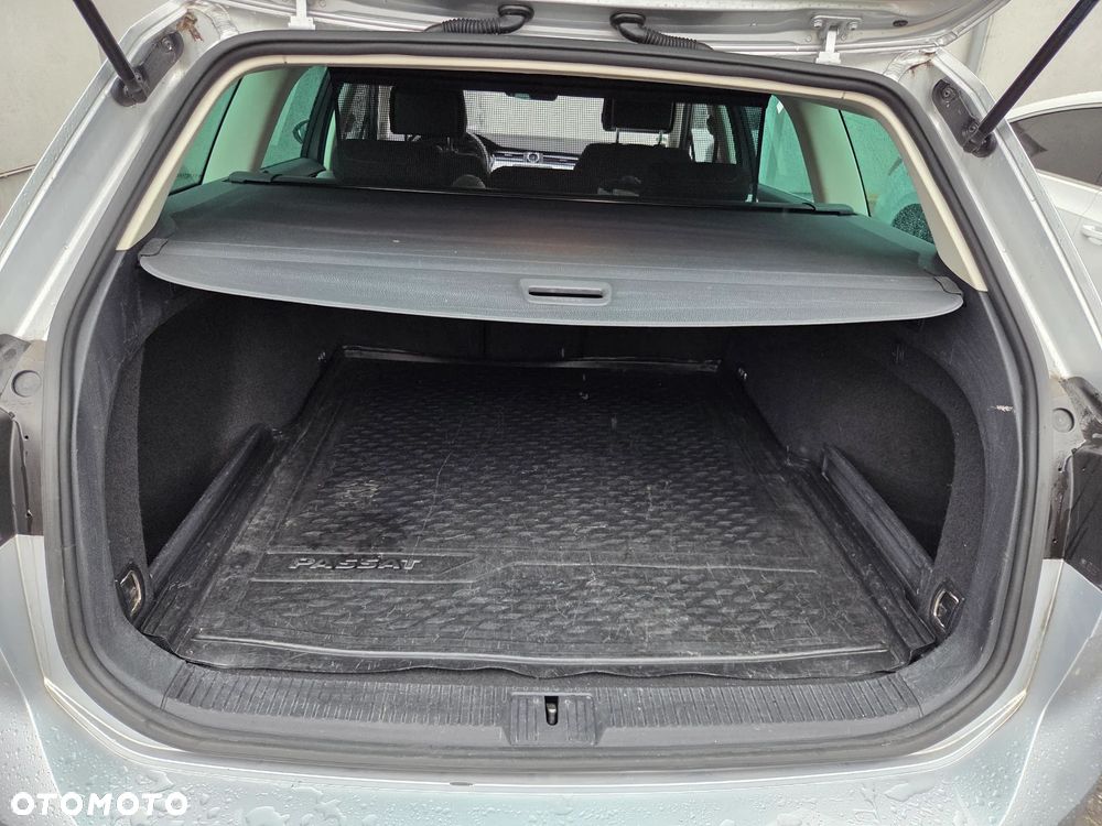 Volkswagen Passat 2.0 TDI BMT Comfortline - 11