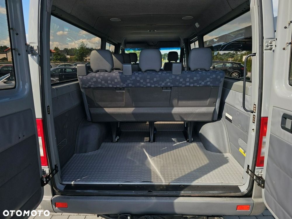 Mercedes-Benz Sprinter - 22
