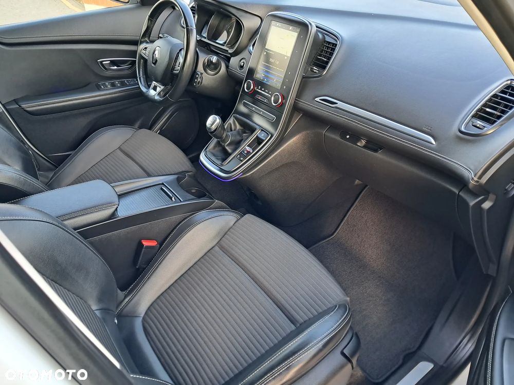 Renault Scenic - 9