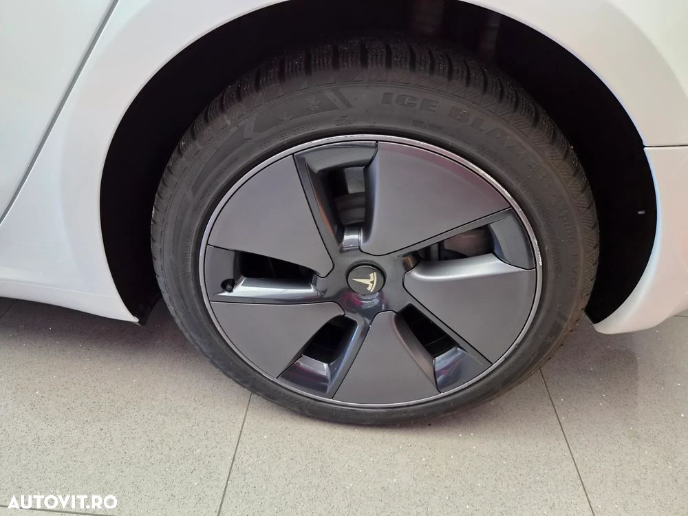 Tesla Model 3 RWD - 9