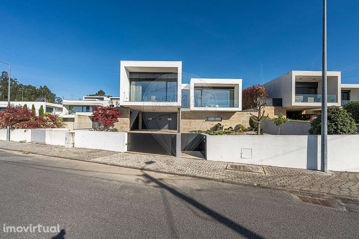 Moradia T4 para venda - Grande imagem: 2/46