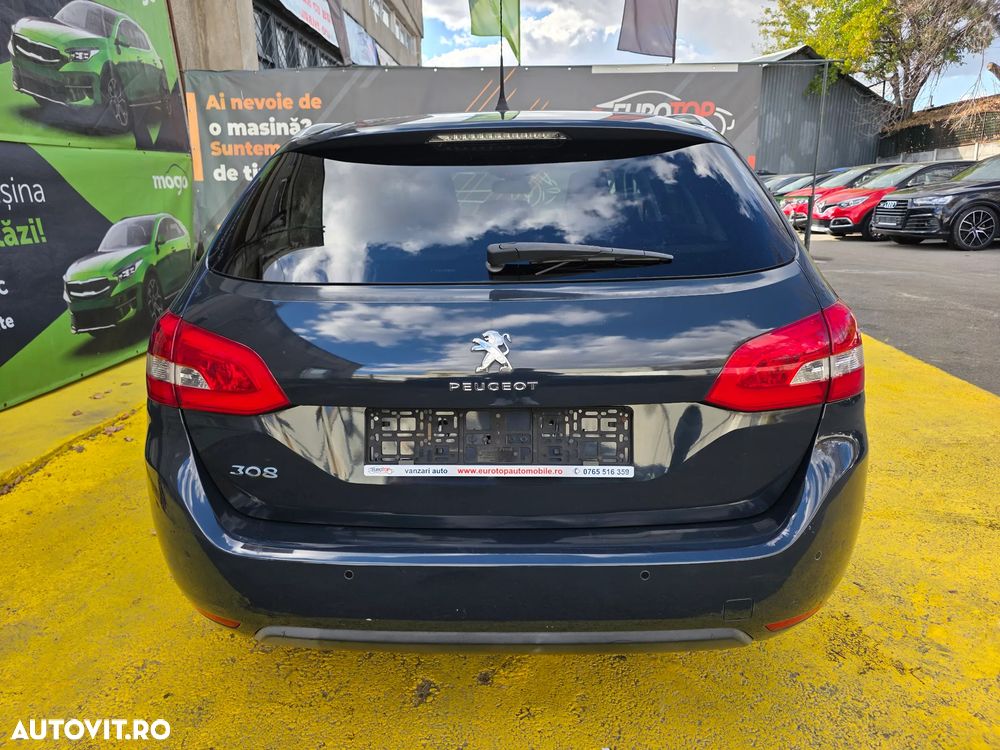 Peugeot 308 1.2 L PureTech Turbo S&S Allure - 8