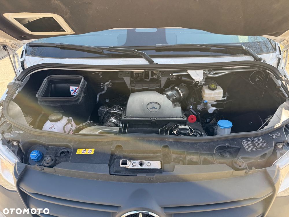 Mercedes-Benz Sprinter - 10