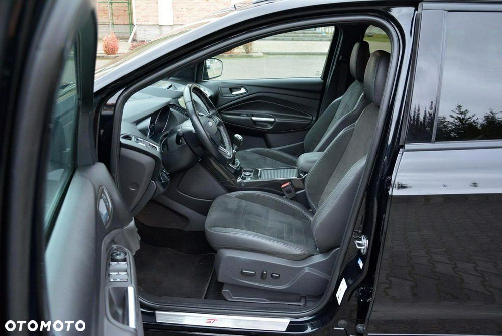 Ford Kuga 1.5 EcoBoost 2x4 ST-Line - 20