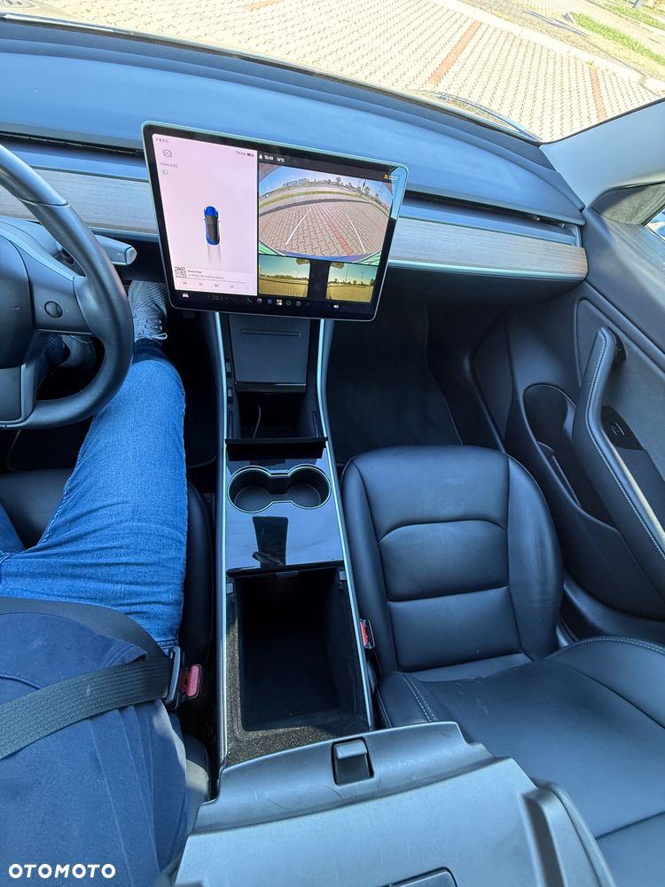 Tesla Model 3 - 25