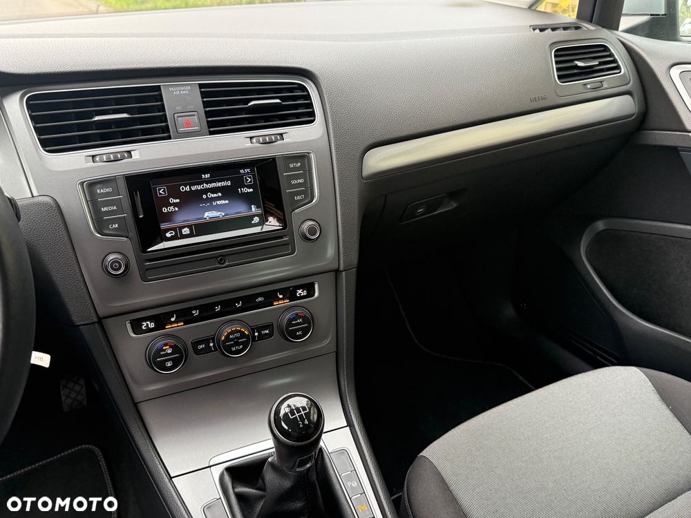 Volkswagen Golf 1.2 TSI BlueMotion Technology Comfortline - 26