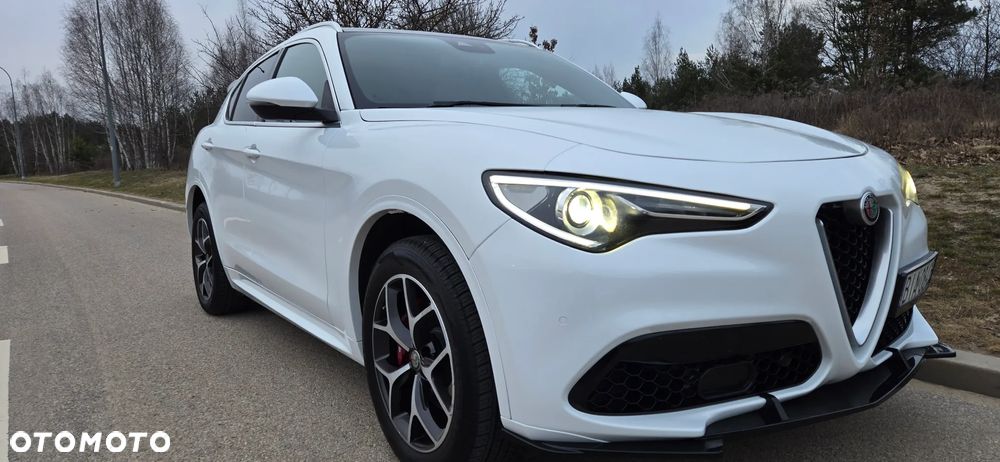 Alfa Romeo Stelvio 2.0 Turbo 16V AT8-Q4 Ti - 13