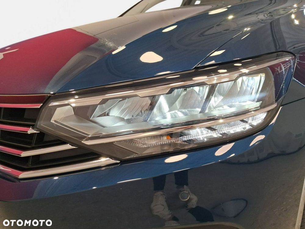 Volkswagen Passat - 10