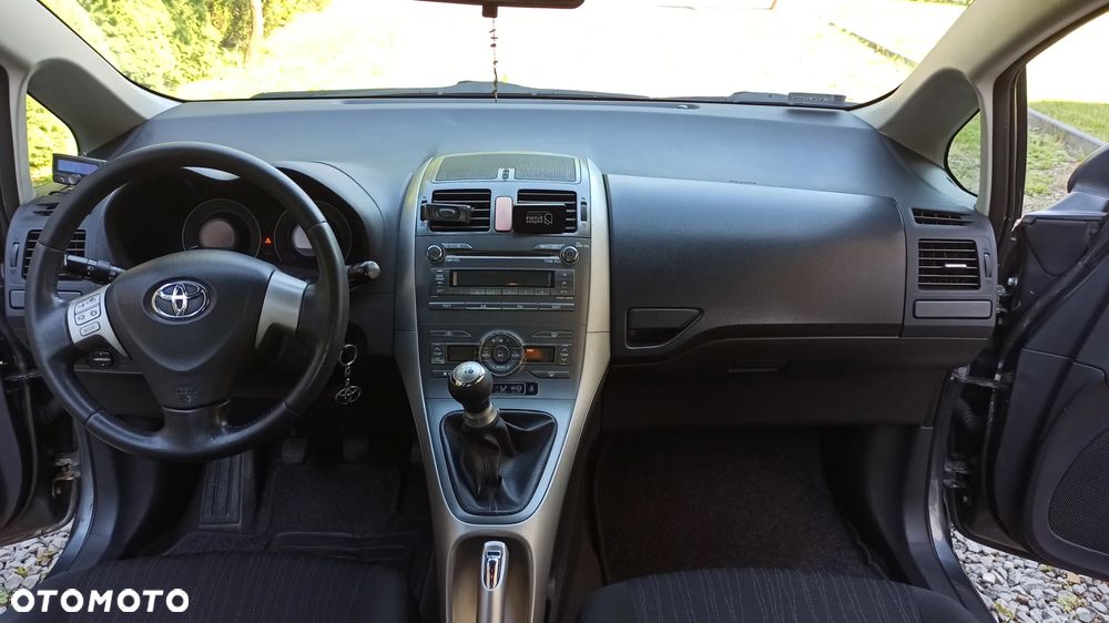 Toyota Auris 1.4 VVT-i Luna - 4