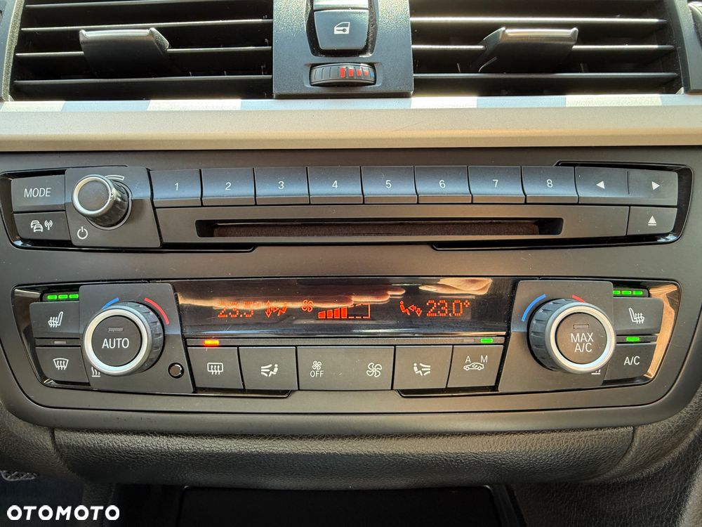 BMW Seria 3 320d Sport Line - 22