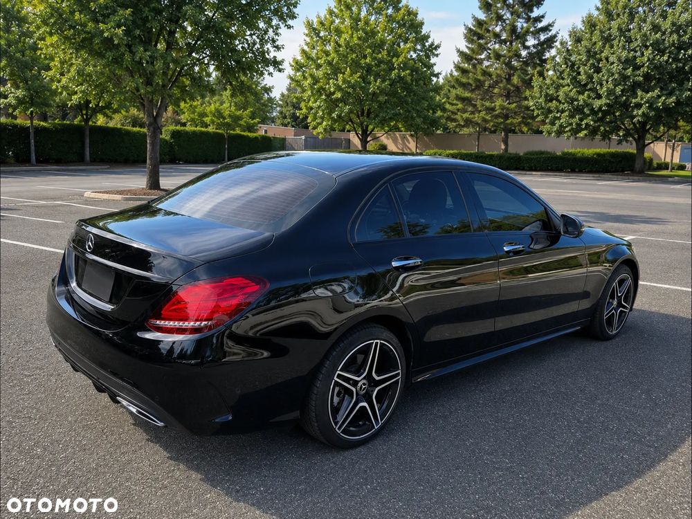 Mercedes-Benz Klasa C 300 9G-TRONIC - 20