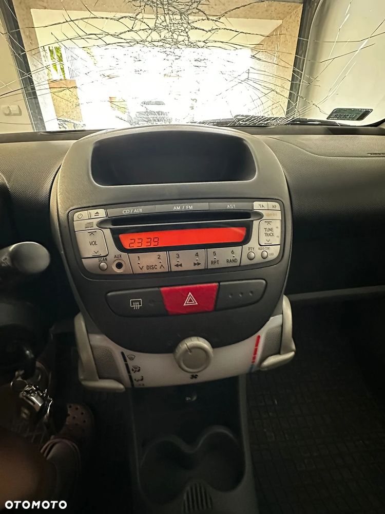 Toyota Aygo Standard - 16