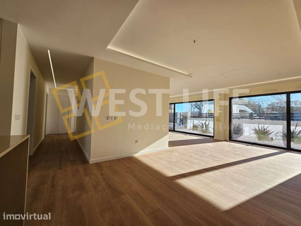 Arquitetura Contemporânea - NOVA - Moradia T4 com três suítes junto... - Grande imagem: 3/39