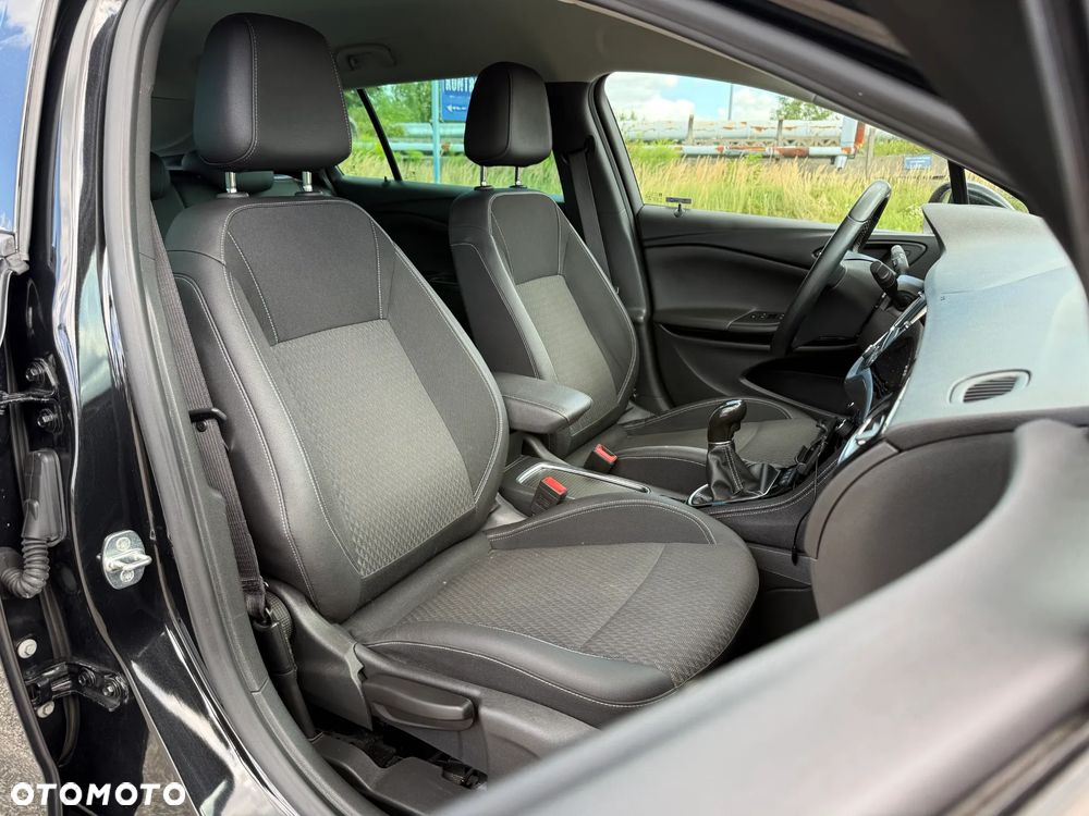 Opel Astra 1.4 Turbo Start/Stop Innovation - 29