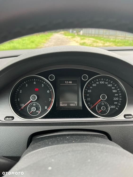 Volkswagen Passat 1.4 TSI BMT Highline - 9