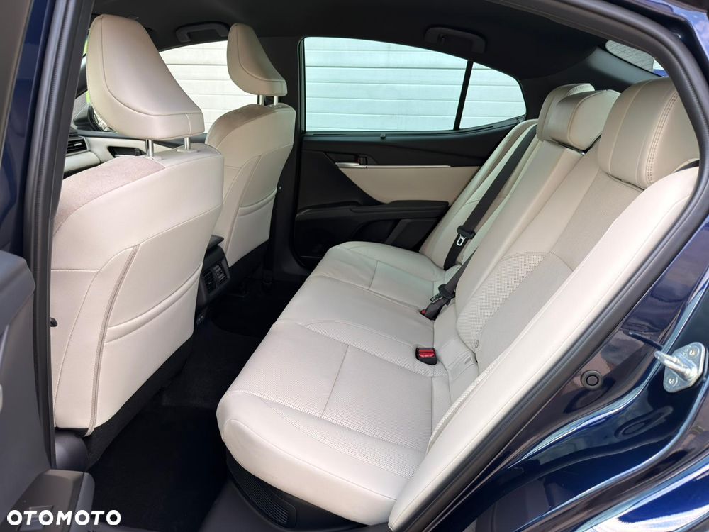 Toyota Camry 2.5 Hybrid Executive CVT - 6