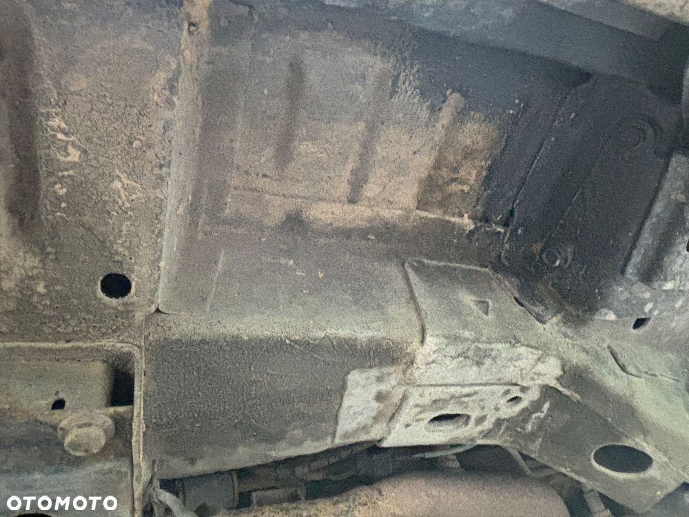Jeep Grand Cherokee 4.7 Overland - 25