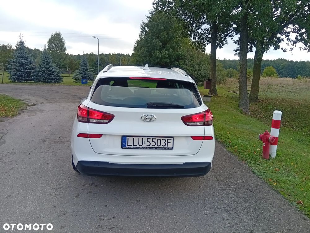 Hyundai i30 1.6 D Classic + - 5