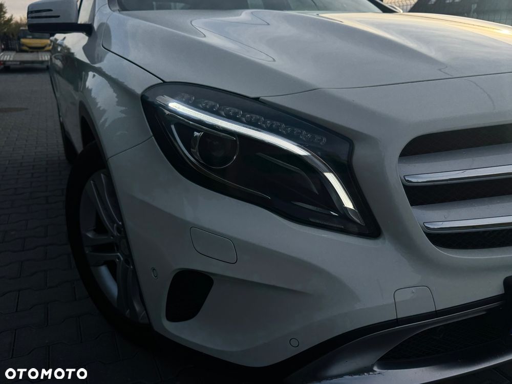 Mercedes-Benz GLA 200 Urban - 28