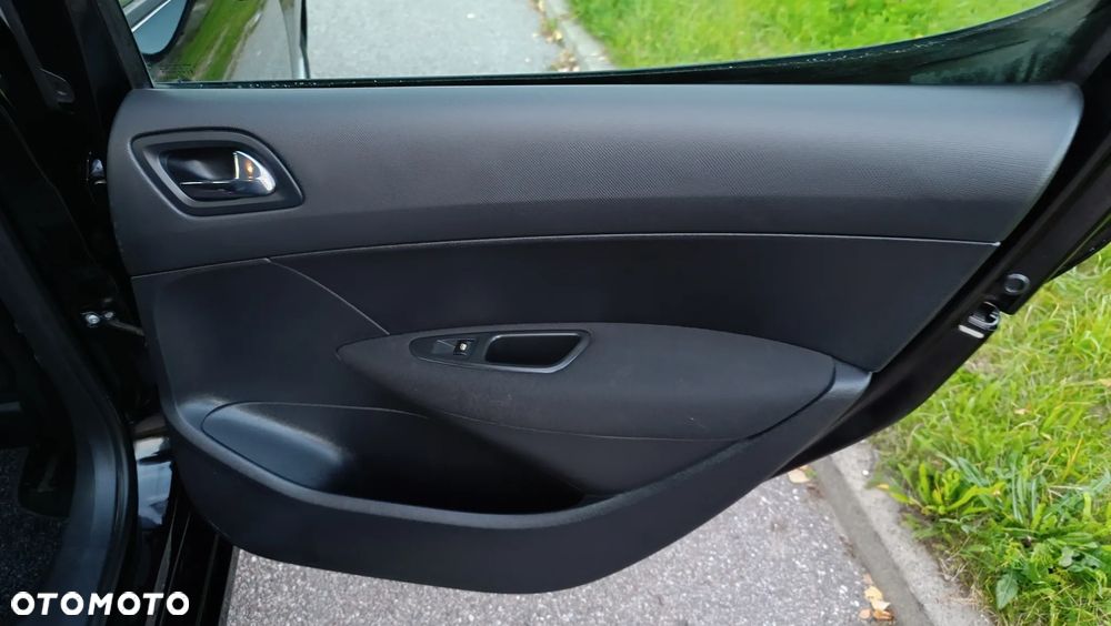 Peugeot 308 HDi FAP 135 Platinum - 15