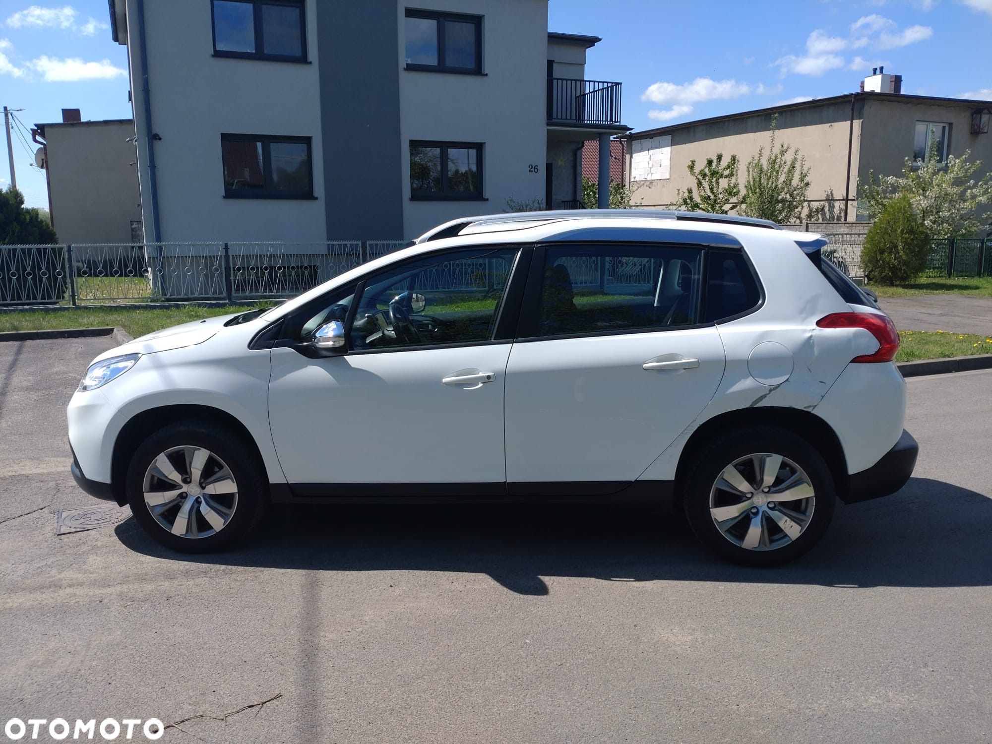 Peugeot 2008 1.2 Pure Tech Allure S&S - 6
