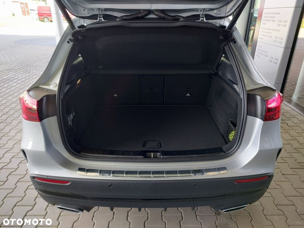 Mercedes-Benz GLA - 17