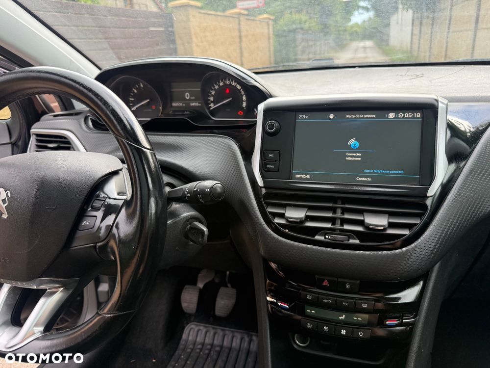 Peugeot 208 1.2 PureTech Allure S&S - 9