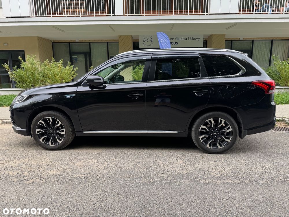 Mitsubishi Outlander Instyle NAVI + - 4