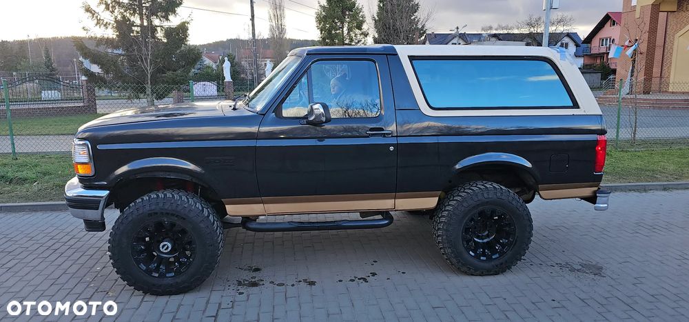 Ford Bronco - 18