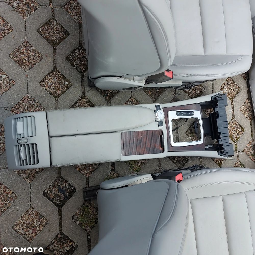 WNETRZE KOMPLETNE FOTELE KANAPA MERCEDES E W207 COUPE ORYGINAL DEMONTAZ BOCZKI DYWANY OSLONY PODLOKIETNIK - 11