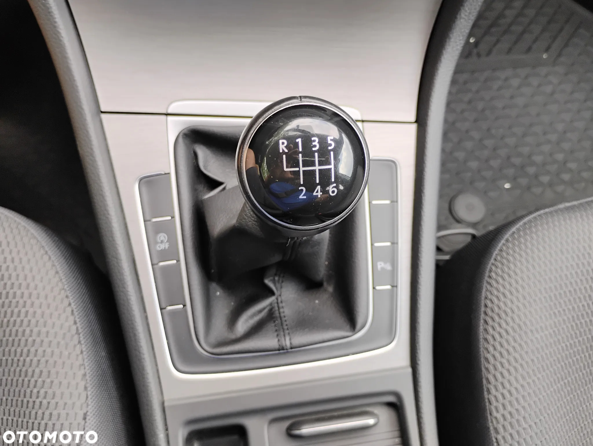 Volkswagen Golf - 28