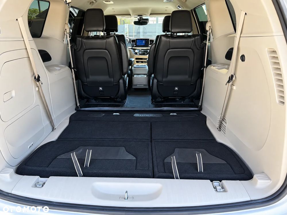 Chrysler Pacifica - 21