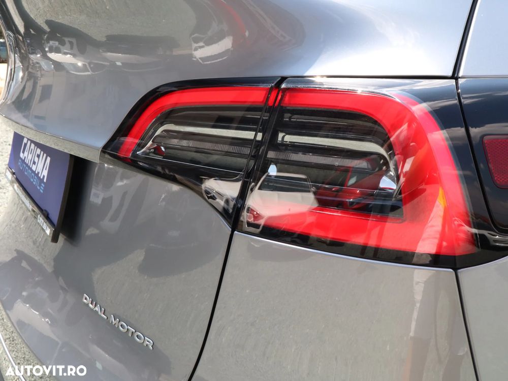 Tesla Model Y Long Range Dual Motor AWD - 10