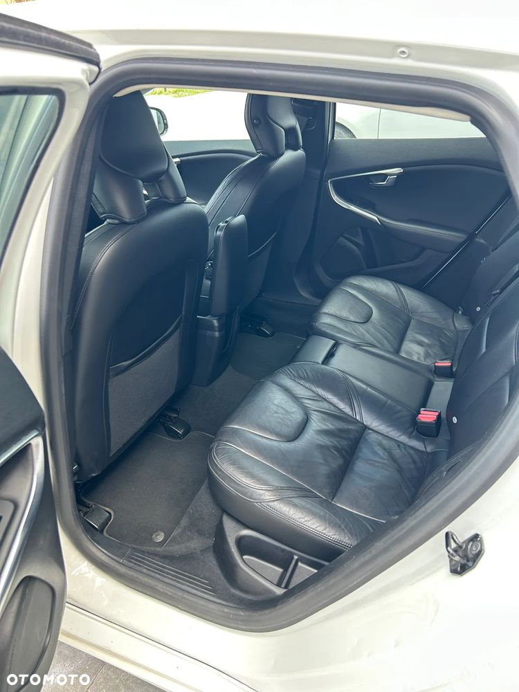 Volvo V40 D3 Geartronic Momentum - 11