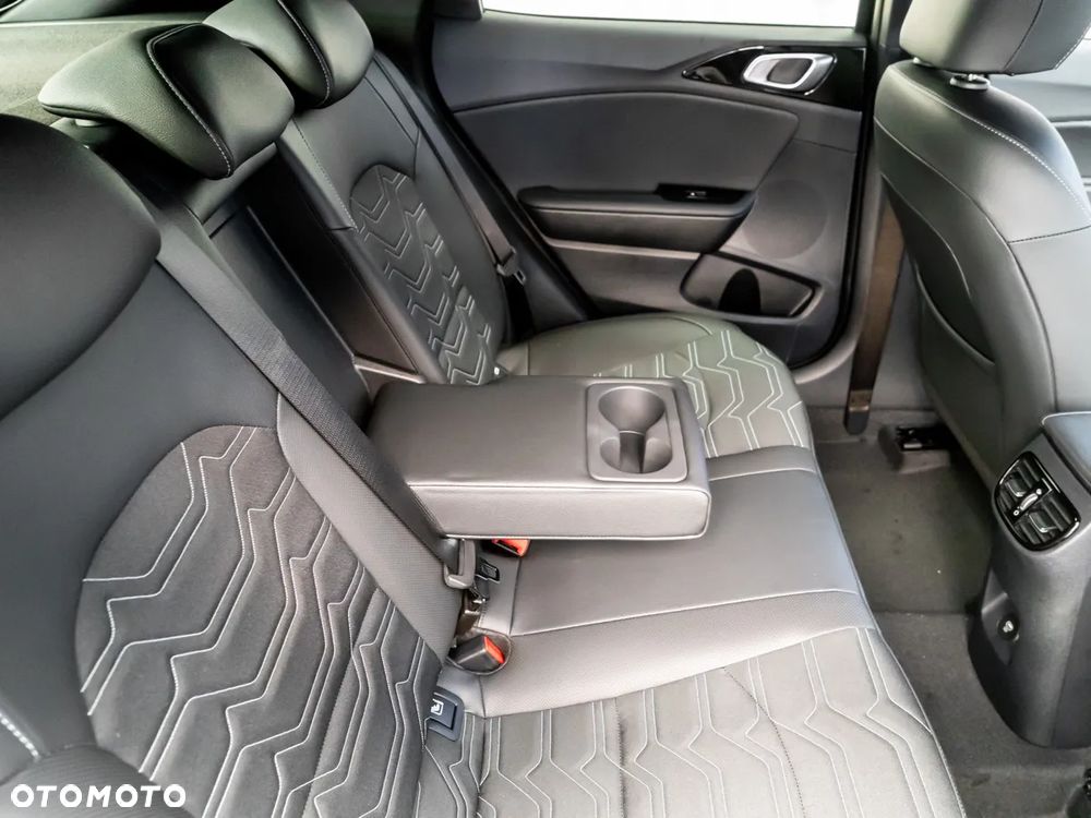 Kia XCeed 1.6 T-GDI Tribute DCT - 18