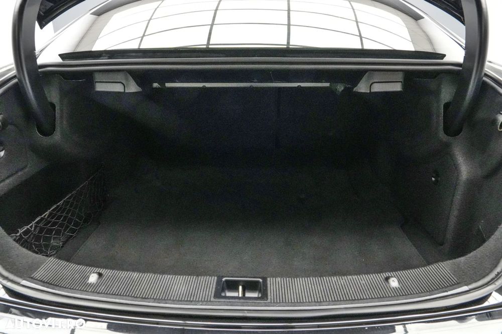 Mercedes-Benz E - 21