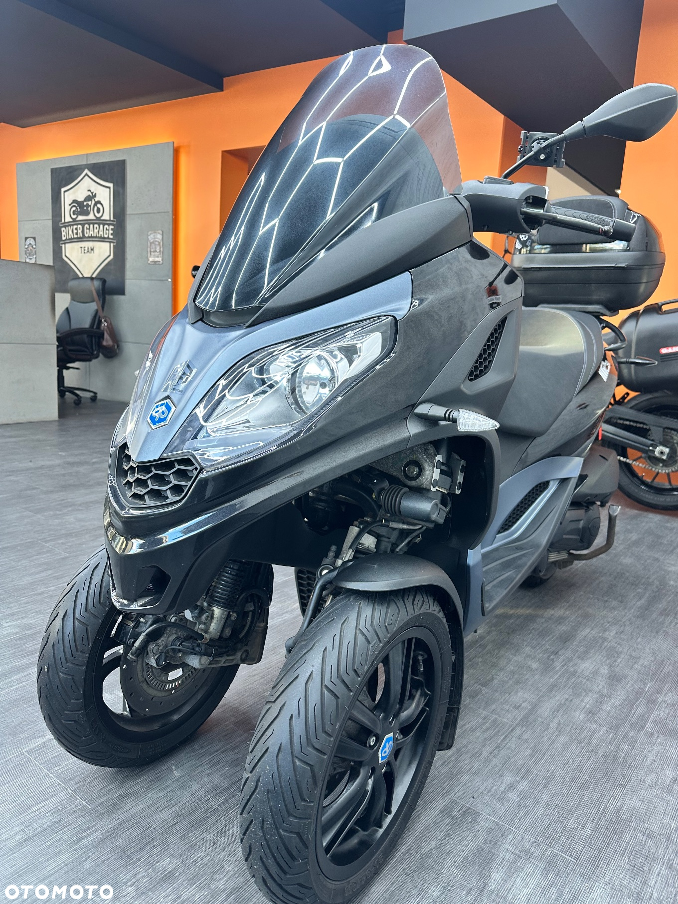 Piaggio MP-3 - 11