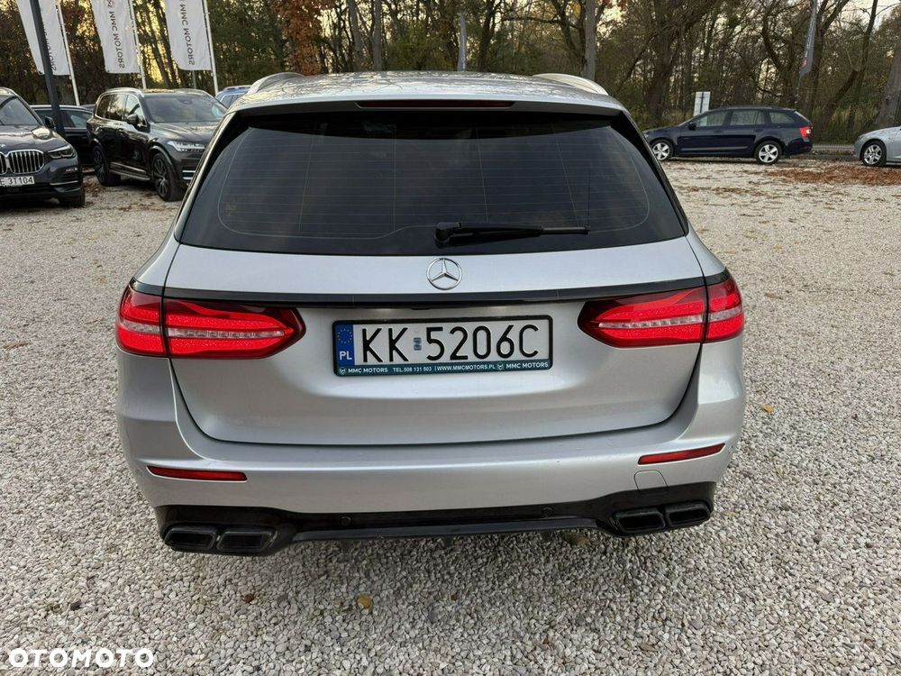 Mercedes-Benz Klasa E 400 4-Matic 9G-TRONIC - 24