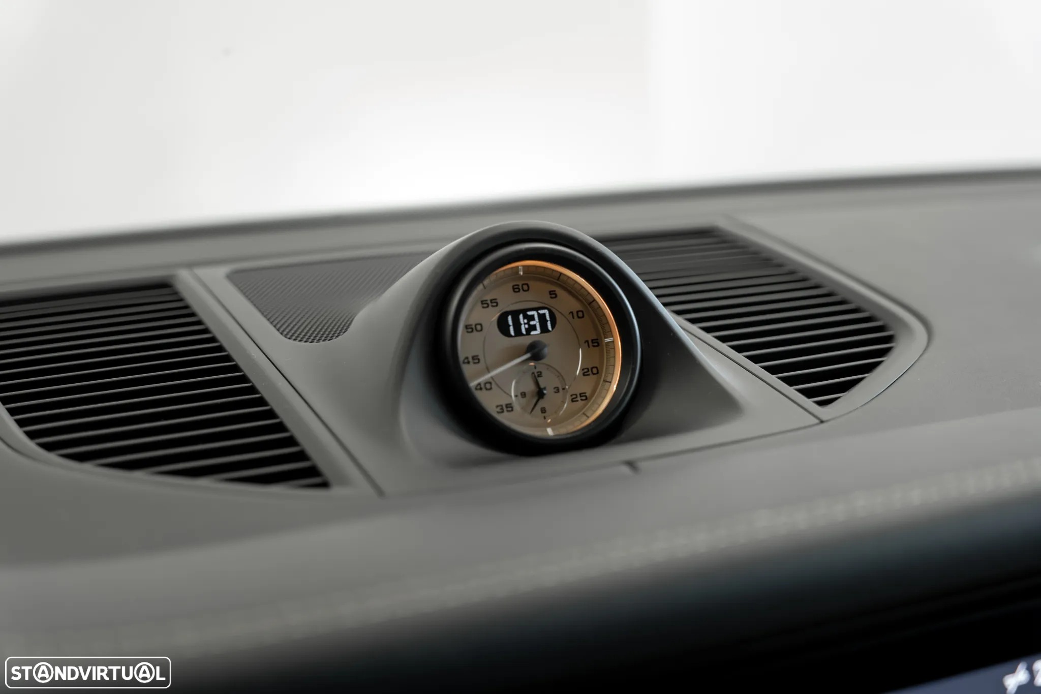 Porsche Macan T - 14