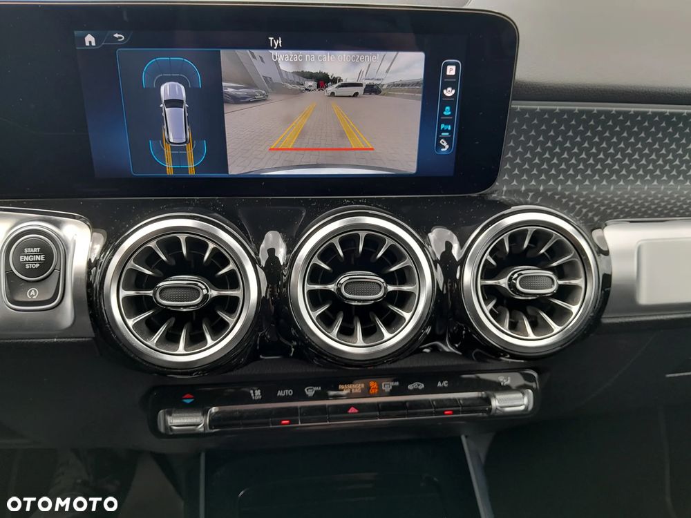 Mercedes-Benz GLB 200 Progressive 7G-DCT - 11
