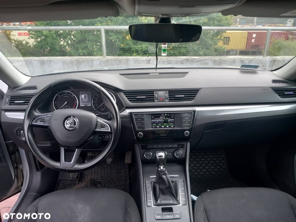 Skoda Superb 2.0 TDI Active - 4